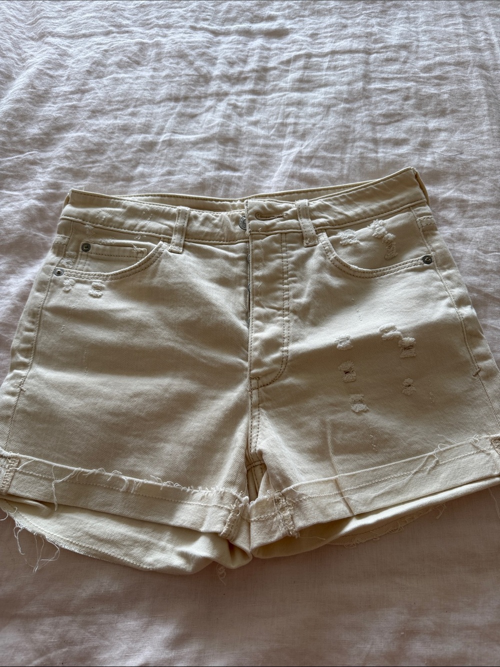 Pilcro Size 27 Women's Cream Distressed Denim Shorts